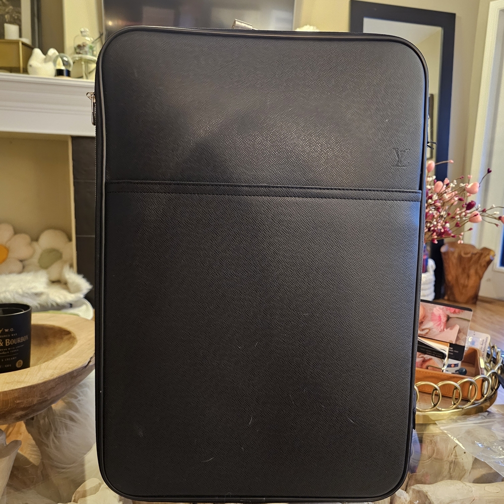 βΌοΈSaleβΌοΈLouis Vuitton All Leather Suitcase